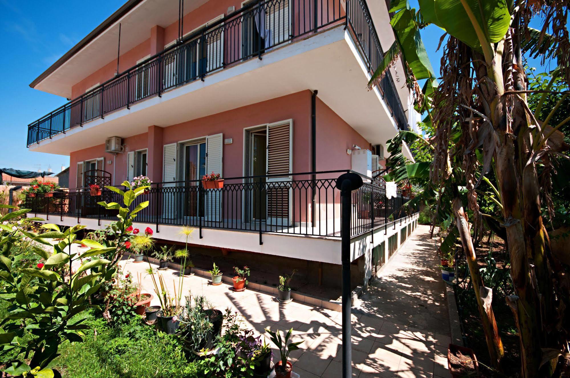 Bed and Breakfast Kosmos Syracuse Екстер'єр фото