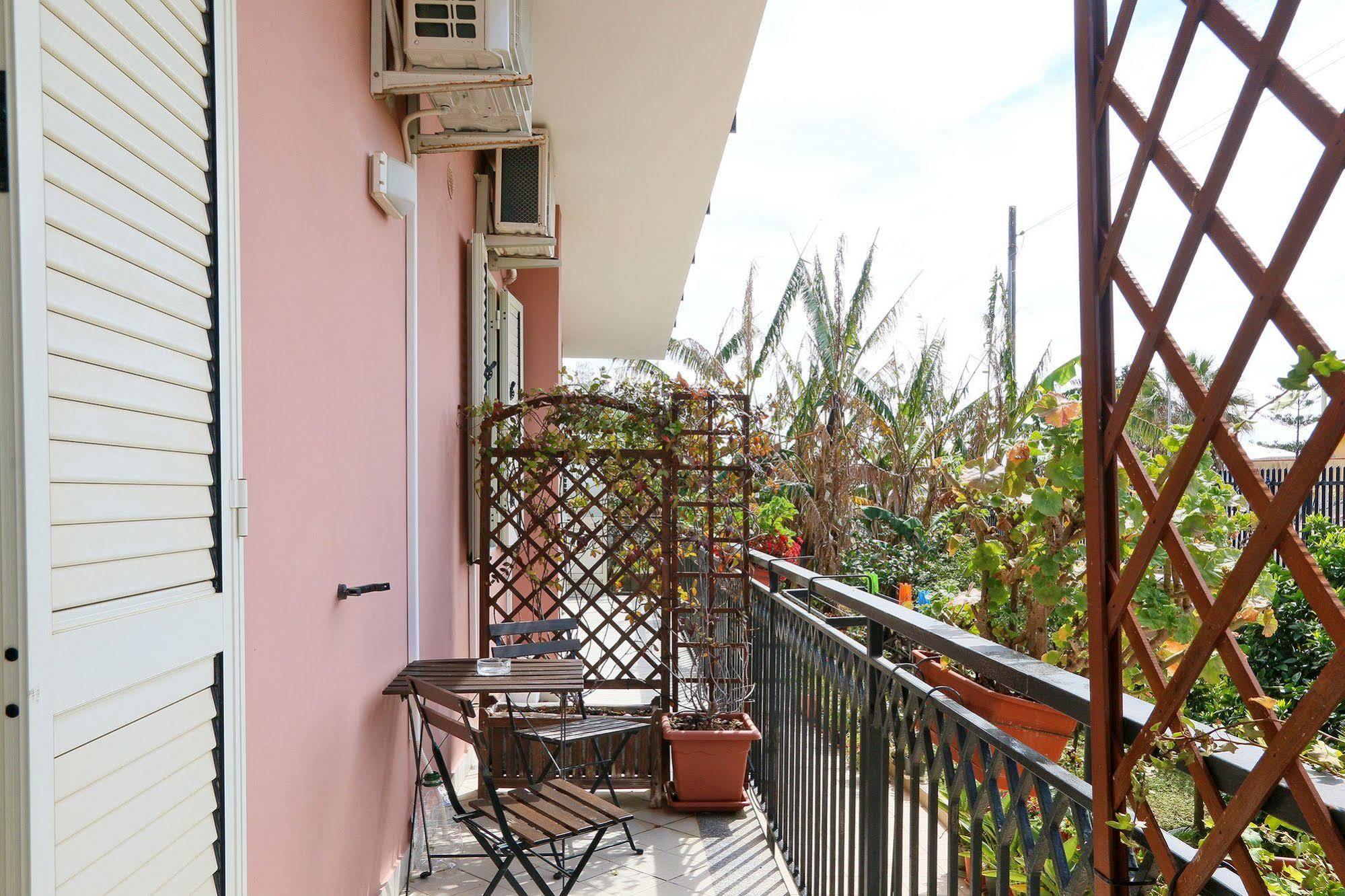 Bed and Breakfast Kosmos Syracuse Екстер'єр фото